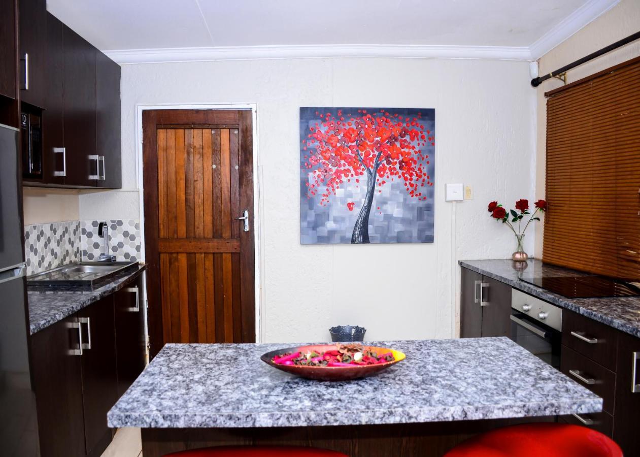 Novus Guest House Pretoria-Noord Dış mekan fotoğraf