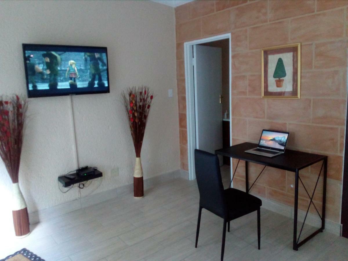 Novus Guest House Pretoria-Noord Dış mekan fotoğraf